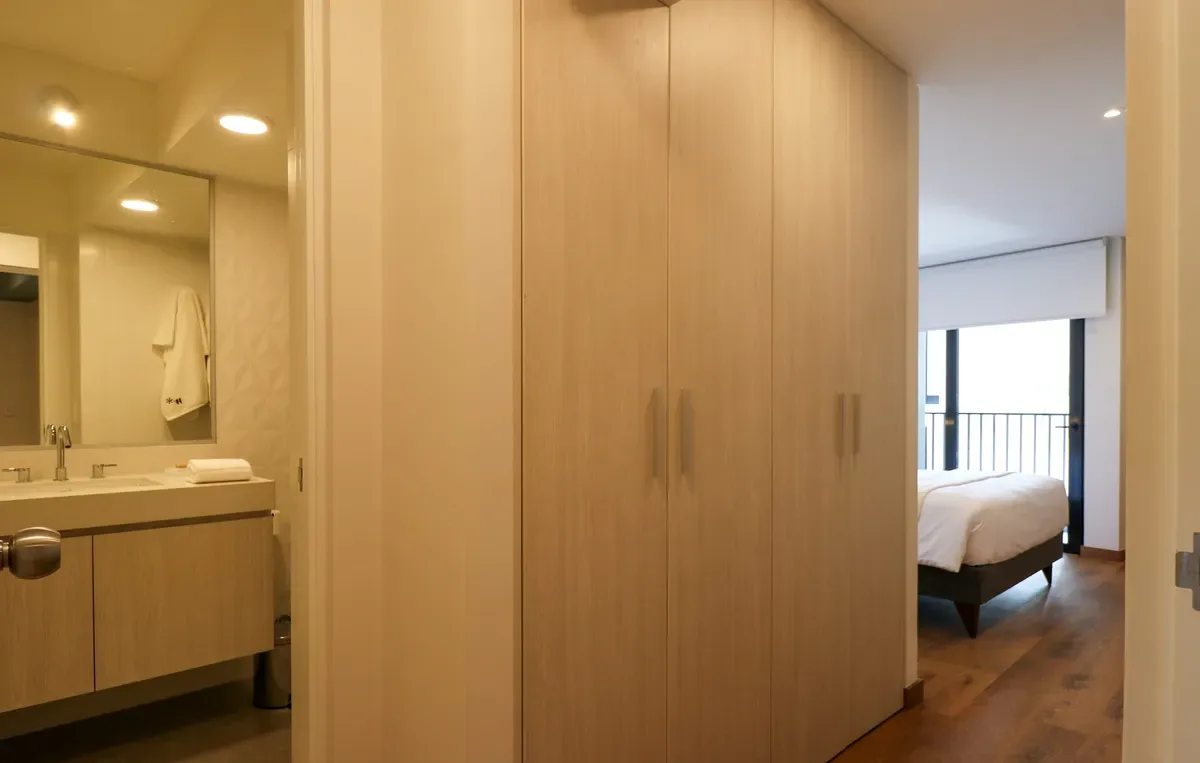 Group-Friendly 3BR w/ Balcony in Miraflores