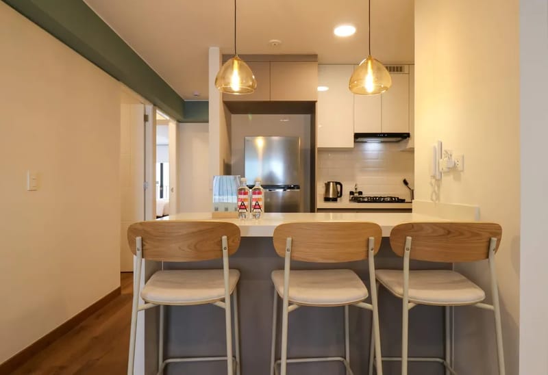 Group-Friendly 3BR w/ Balcony in Miraflores