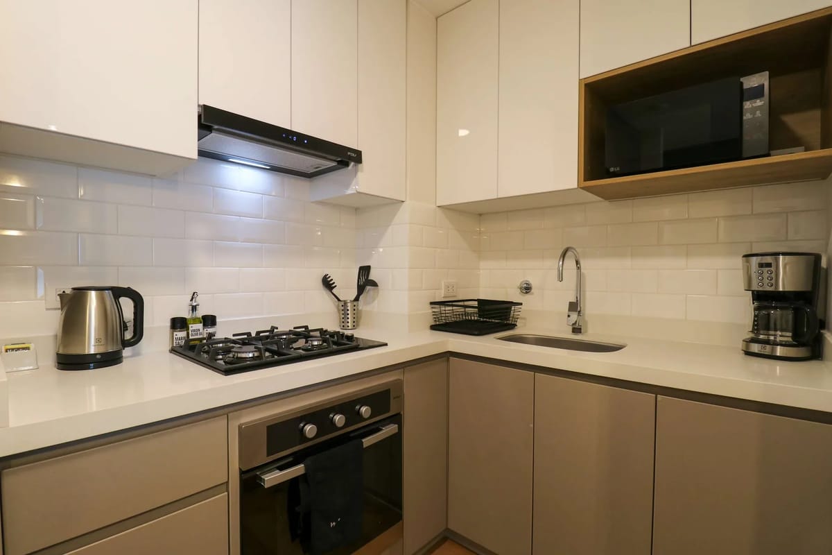 Group-Friendly 3BR w/ Balcony in Miraflores