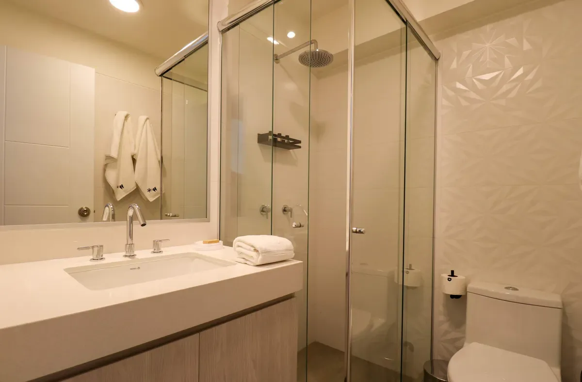 Group-Friendly 3BR w/ Balcony in Miraflores
