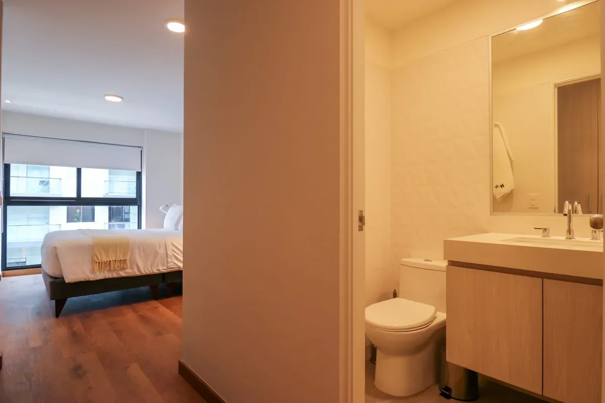 Group-Friendly 3BR w/ Balcony in Miraflores