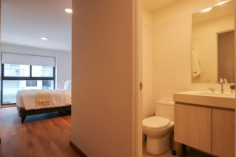 Group-Friendly 3BR w/ Balcony in Miraflores