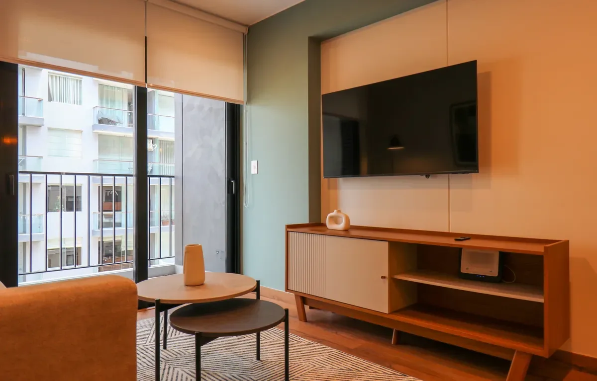 Group-Friendly 3BR w/ Balcony in Miraflores