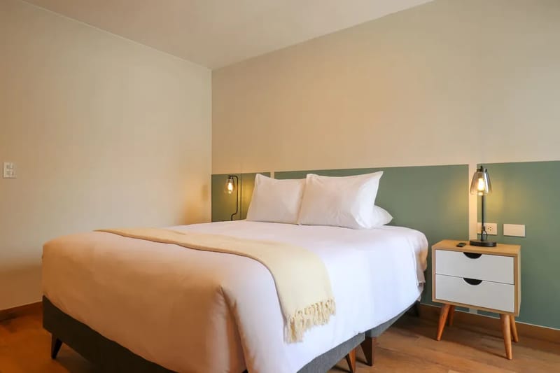 Group-Friendly 3BR w/ Balcony in Miraflores
