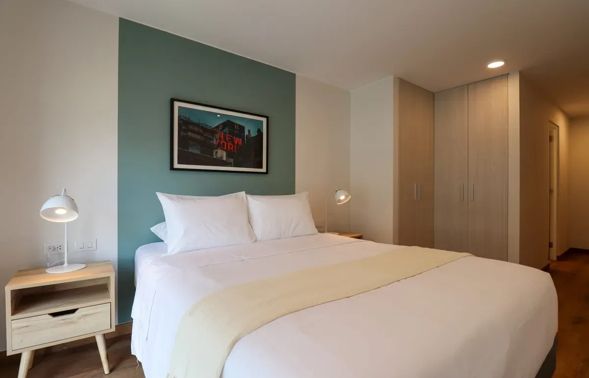 Group-Friendly 3BR w/ Balcony in Miraflores