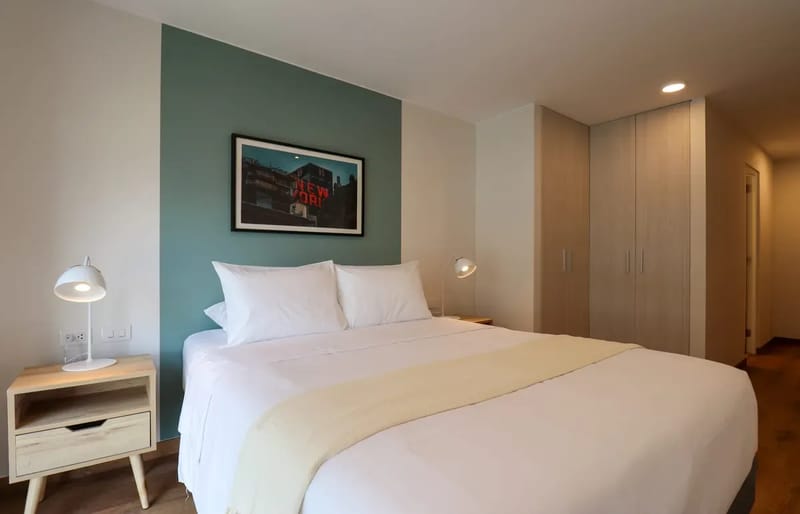 Group-Friendly 3BR w/ Balcony in Miraflores
