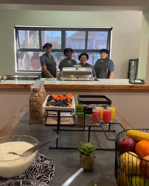 Breakfast at Loerie Guest Lodge