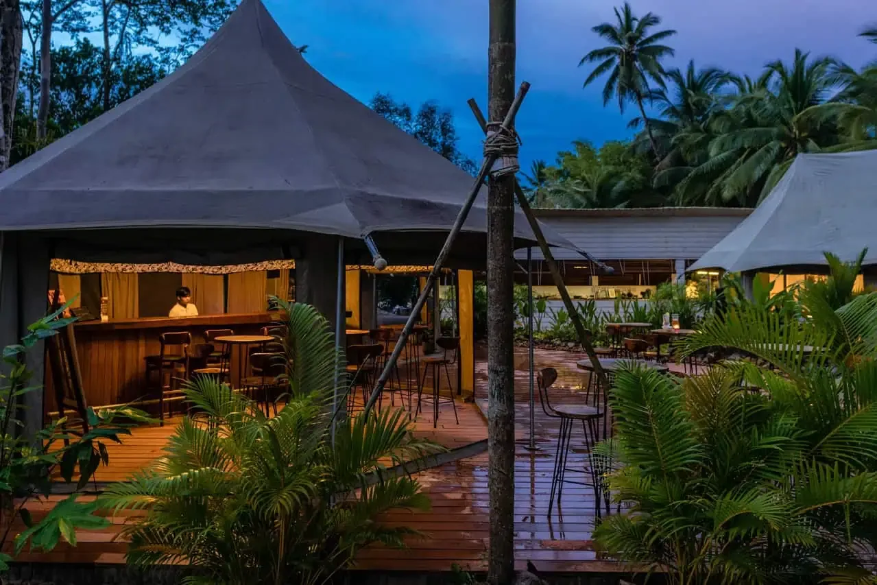 Retreat restaurant