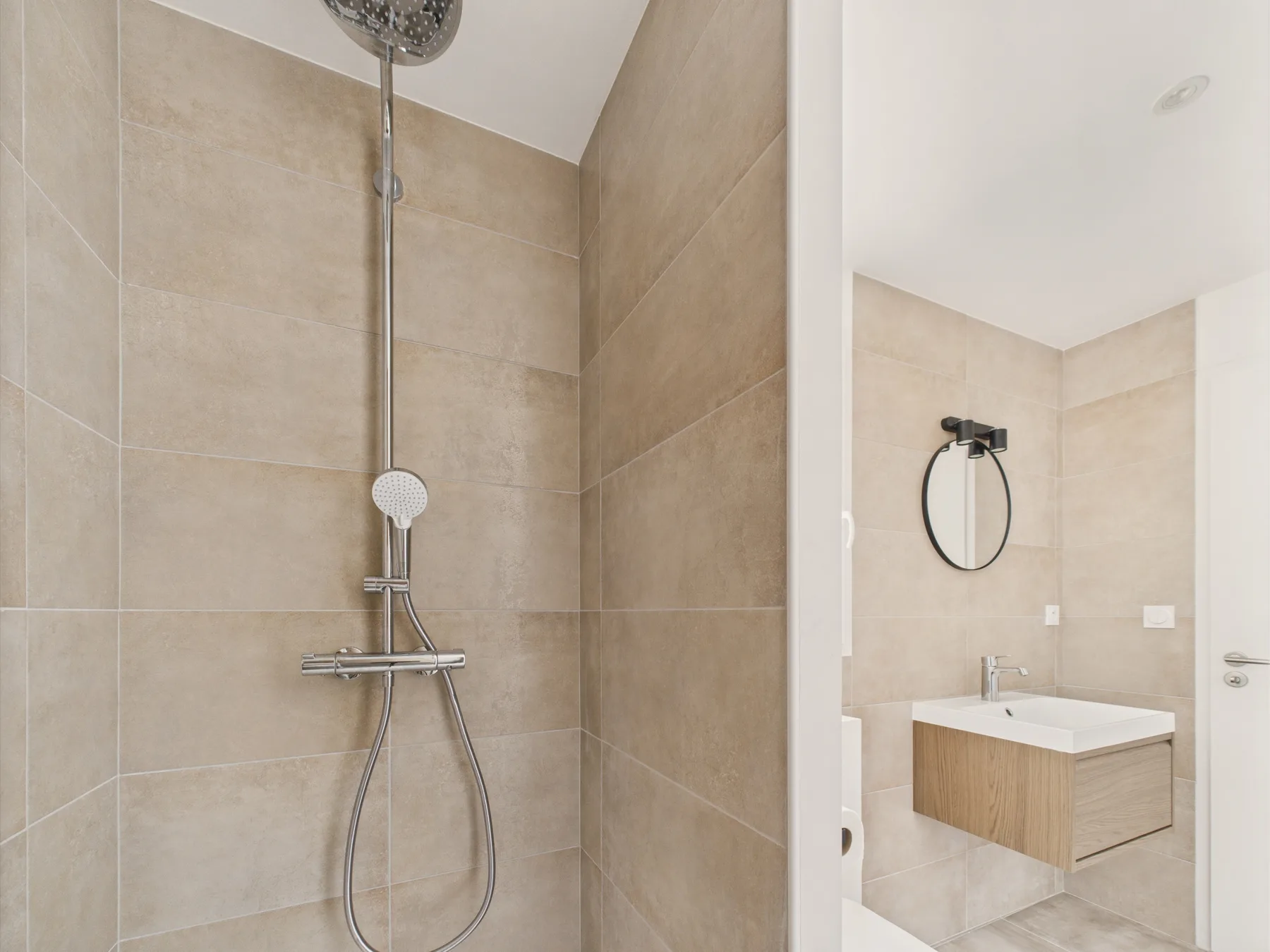 Apartment listing gallery photo