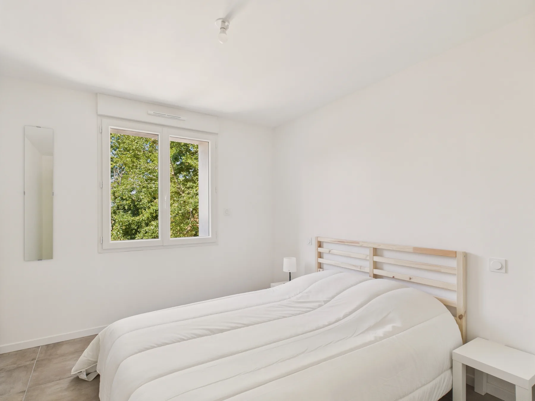 Apartment listing gallery photo