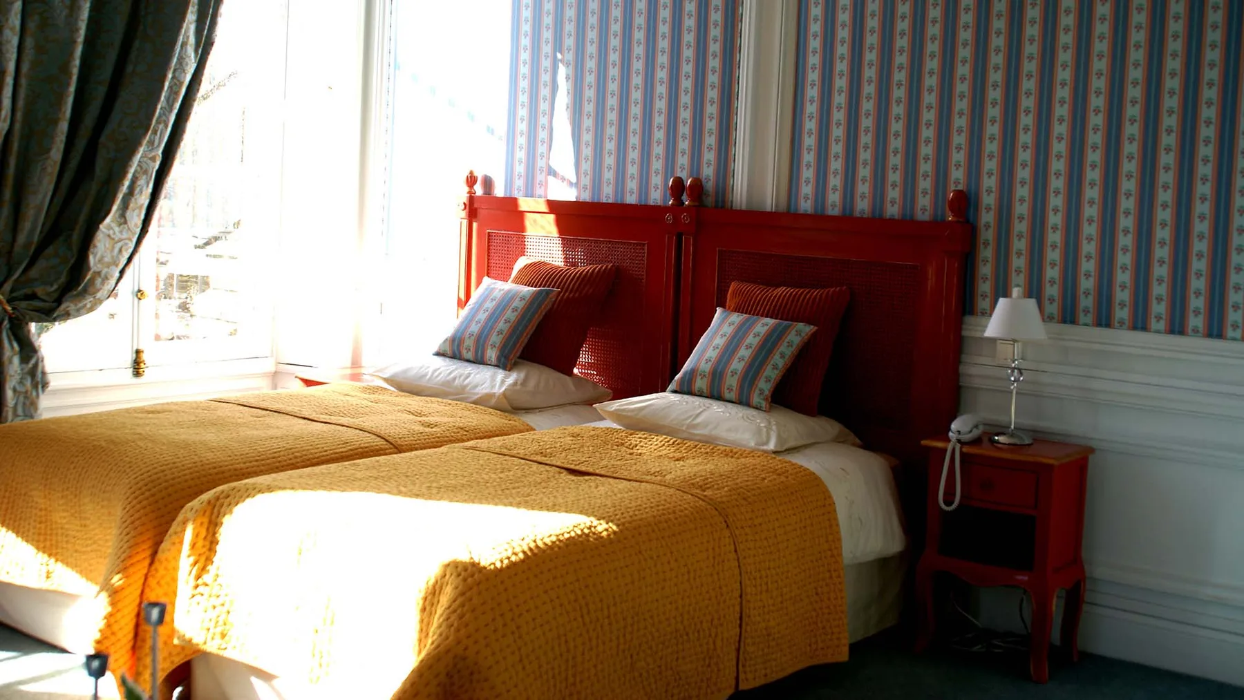 La Gourmandine hotel room