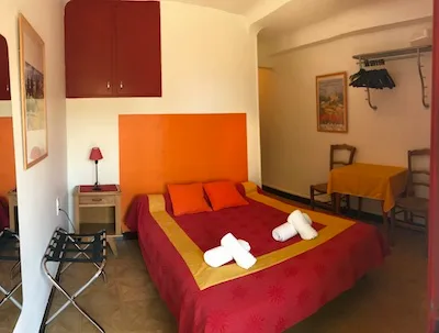 Room 4 at Hôtel César
