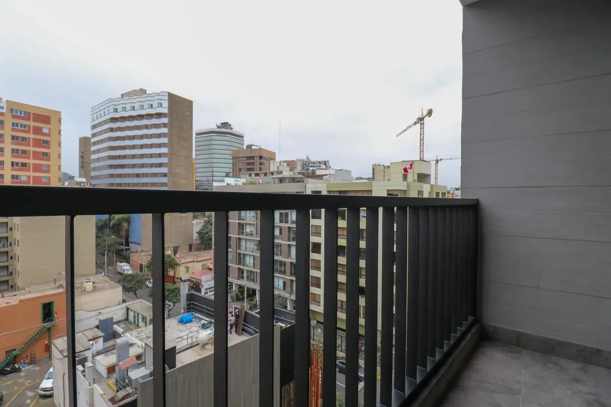 Exceptional 2BR w/ Balcony in Miraflores