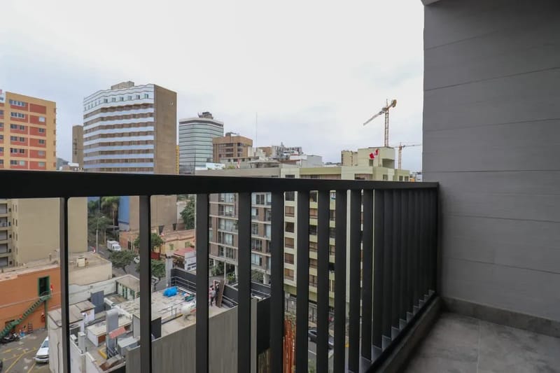 Exceptional 2BR w/ Balcony in Miraflores