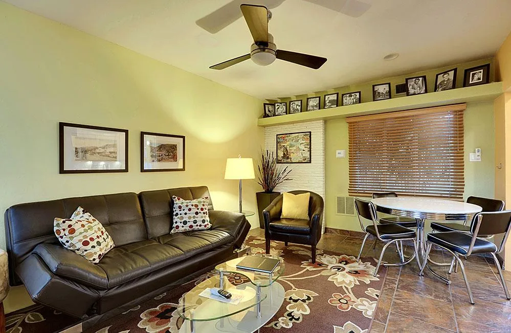 Guest room
