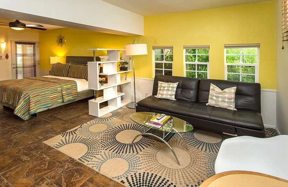 Guest room