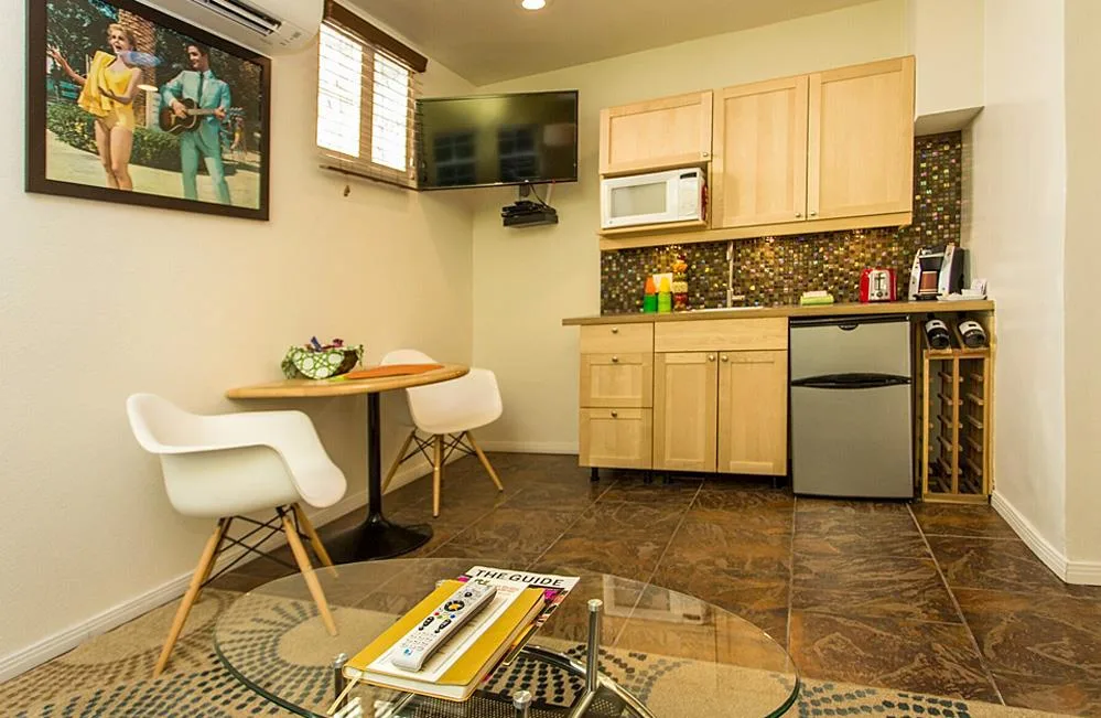 Guest room