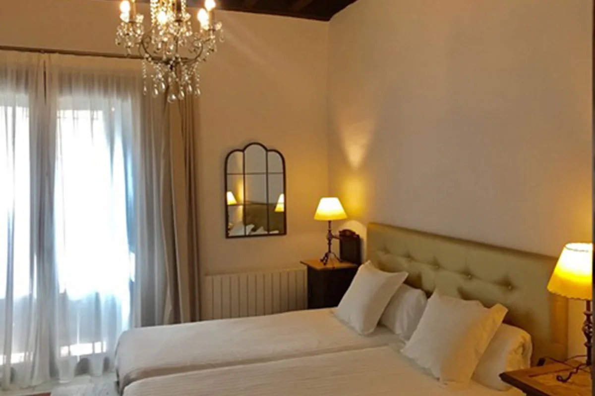 Standard guest room
