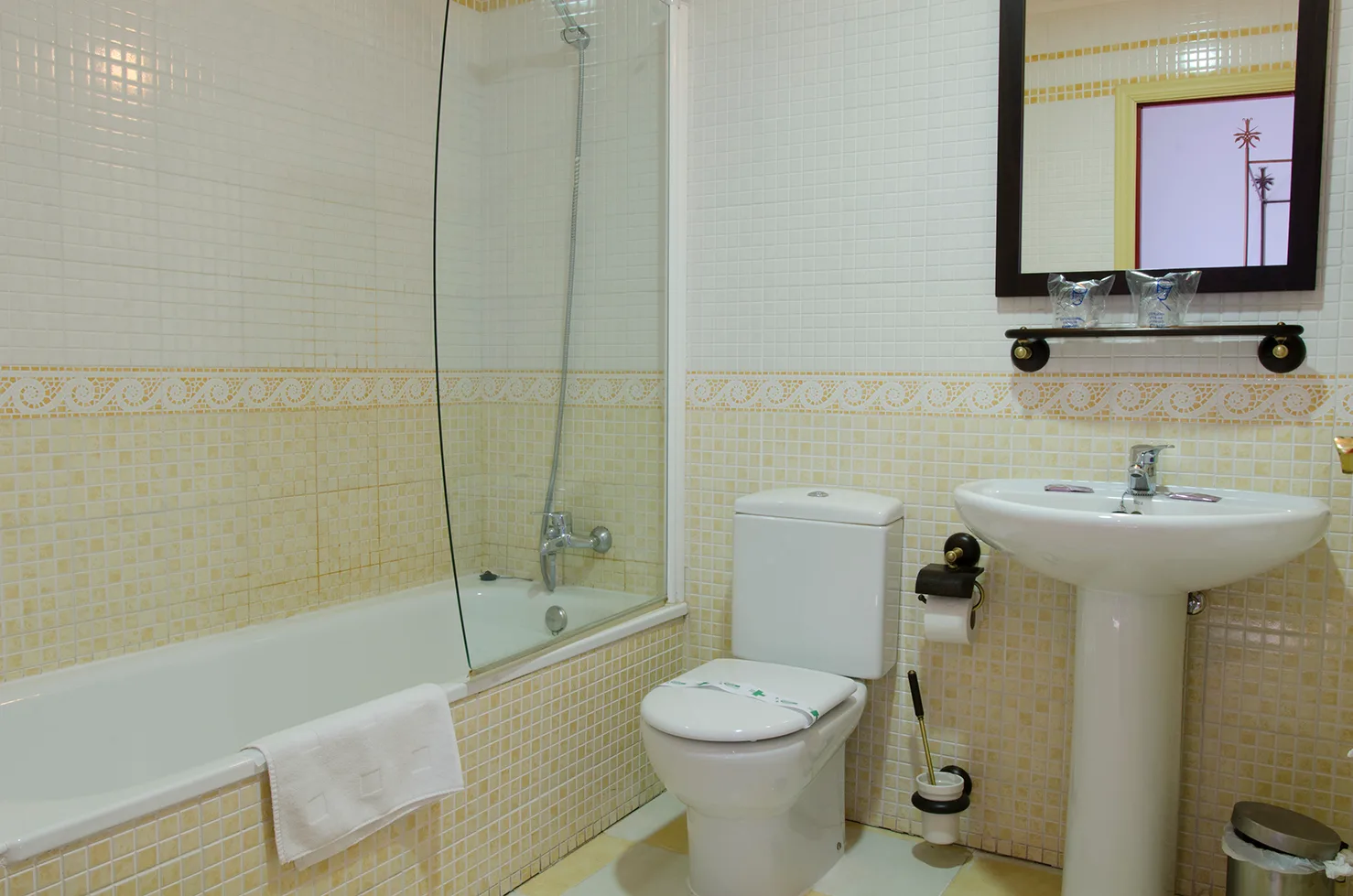 Bathroom in superior room