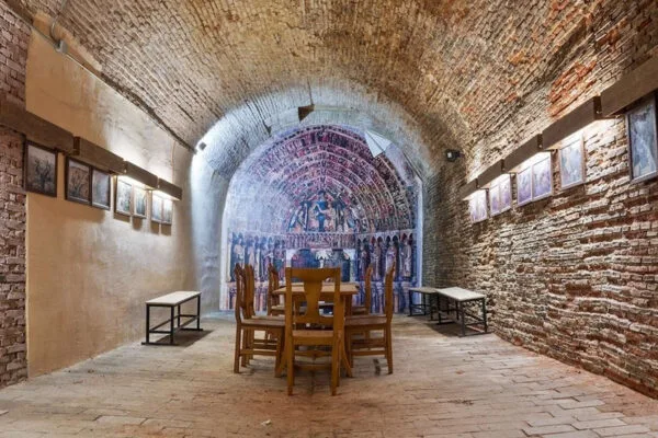Palace room
