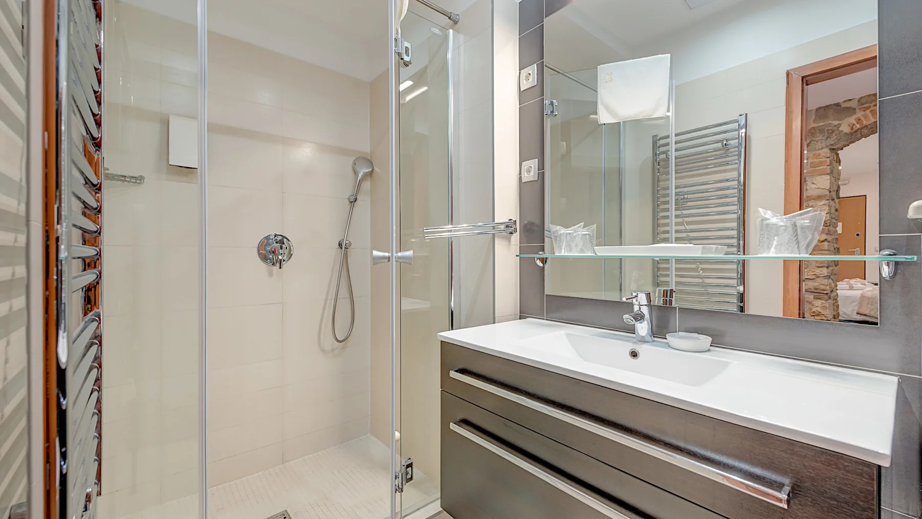 Palace Suites