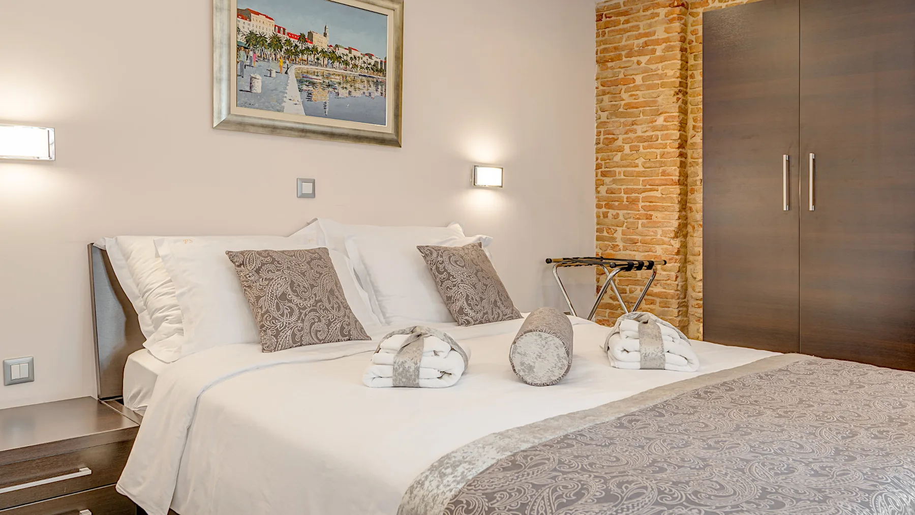 Palace Suites