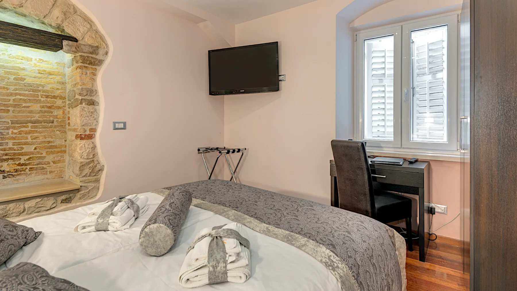 Palace Suites