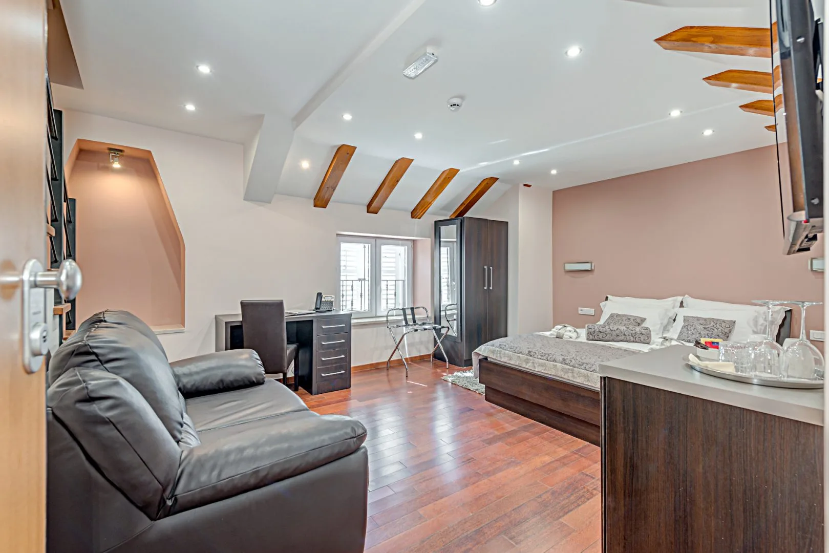 Palace Suites suite