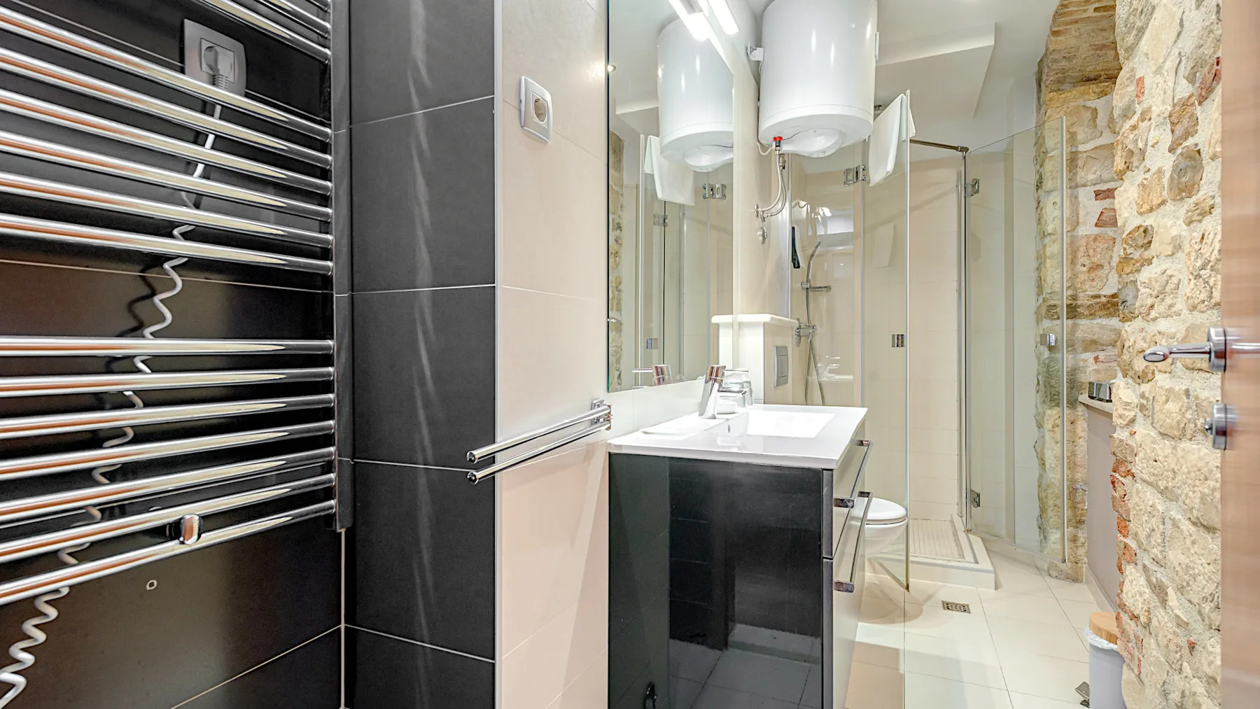 Palace Suites