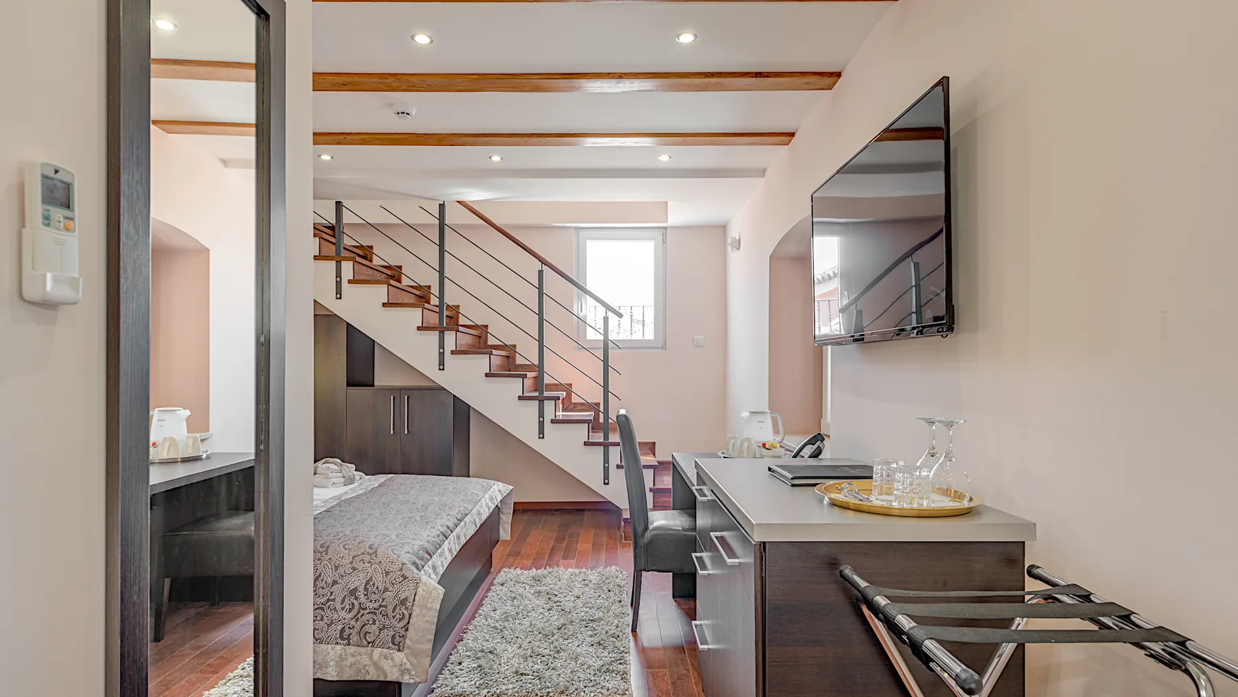 Palace Suites