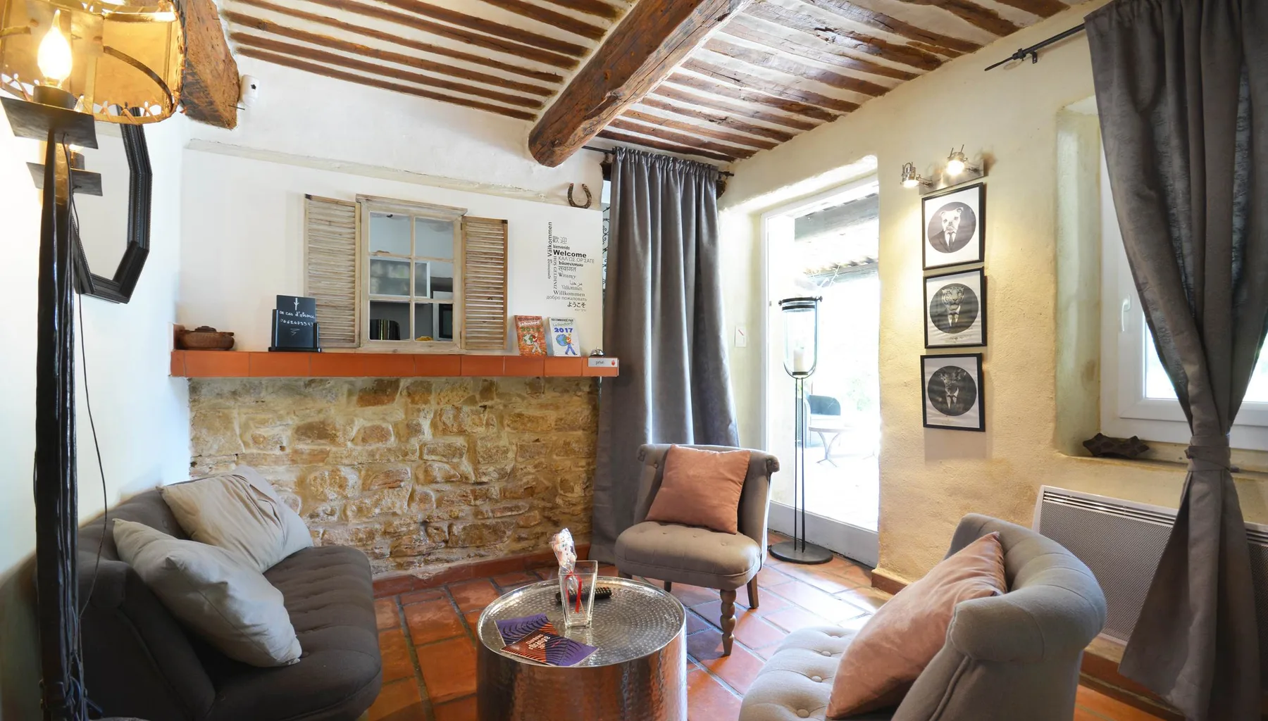 Lounge area