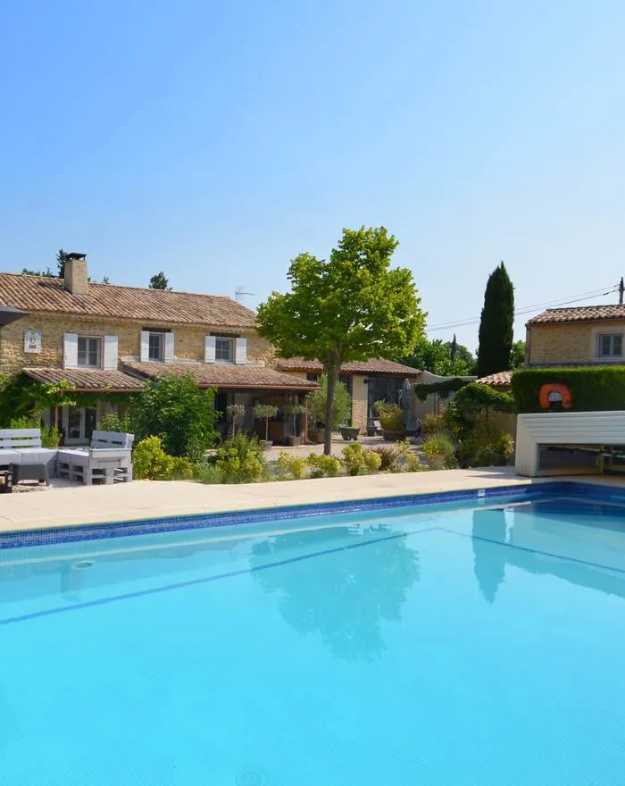 The Provençal mas and pool