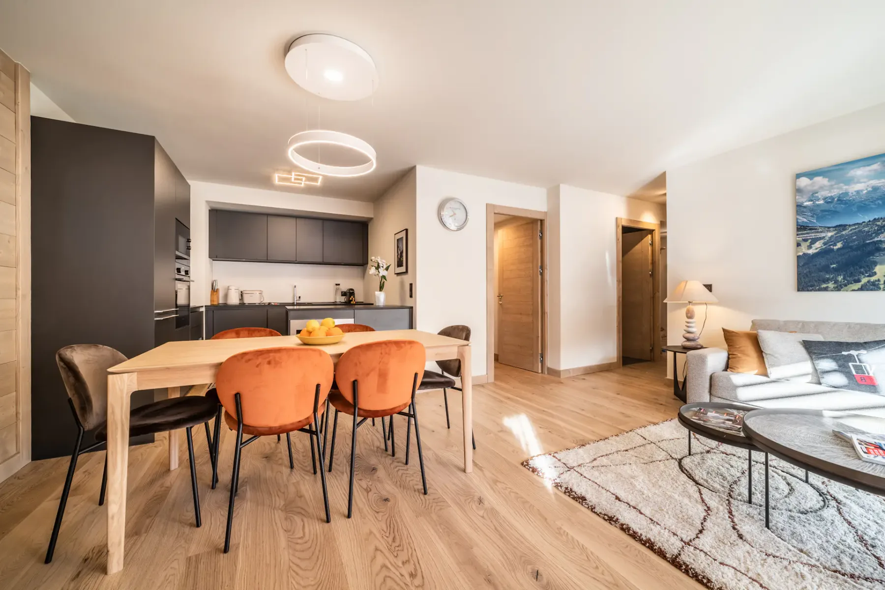 Beautiful open plan dining room family apartment Kanoko Les Gets