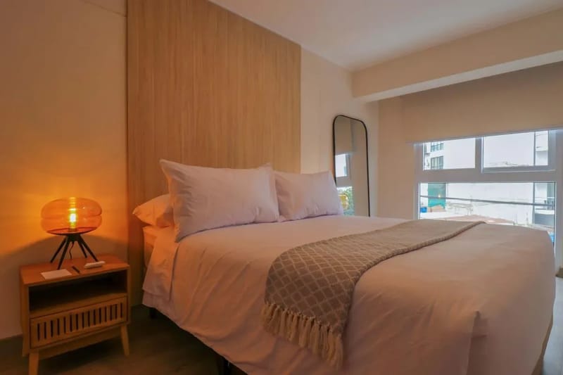 Upscale 2BR w/ Balcony in Heart of Miraflores