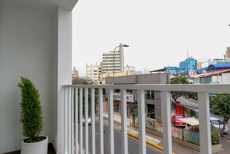 Upscale 2BR w/ Balcony in Heart of Miraflores