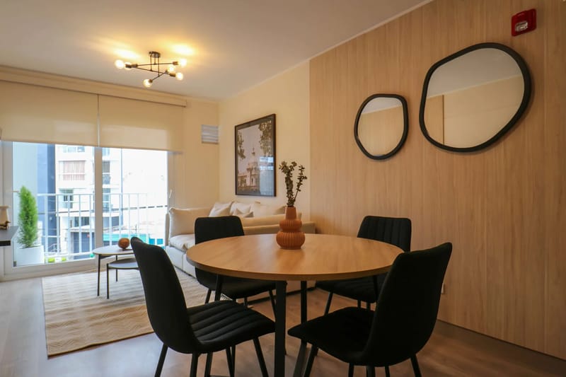 Upscale 2BR w/ Balcony in Heart of Miraflores