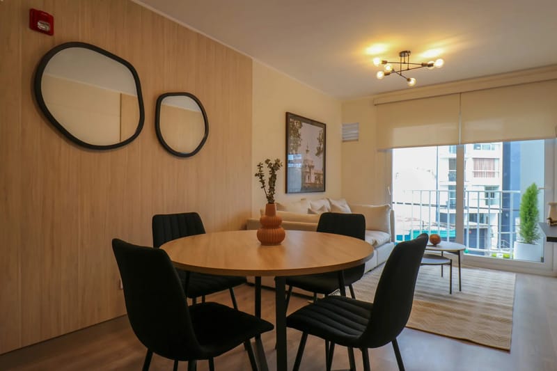Upscale 2BR w/ Balcony in Heart of Miraflores