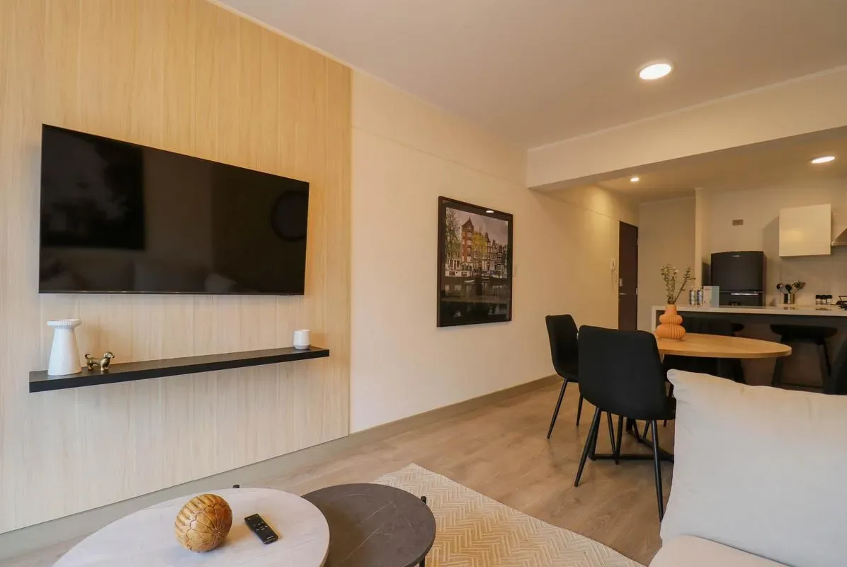 Upscale 2BR w/ Balcony in Heart of Miraflores