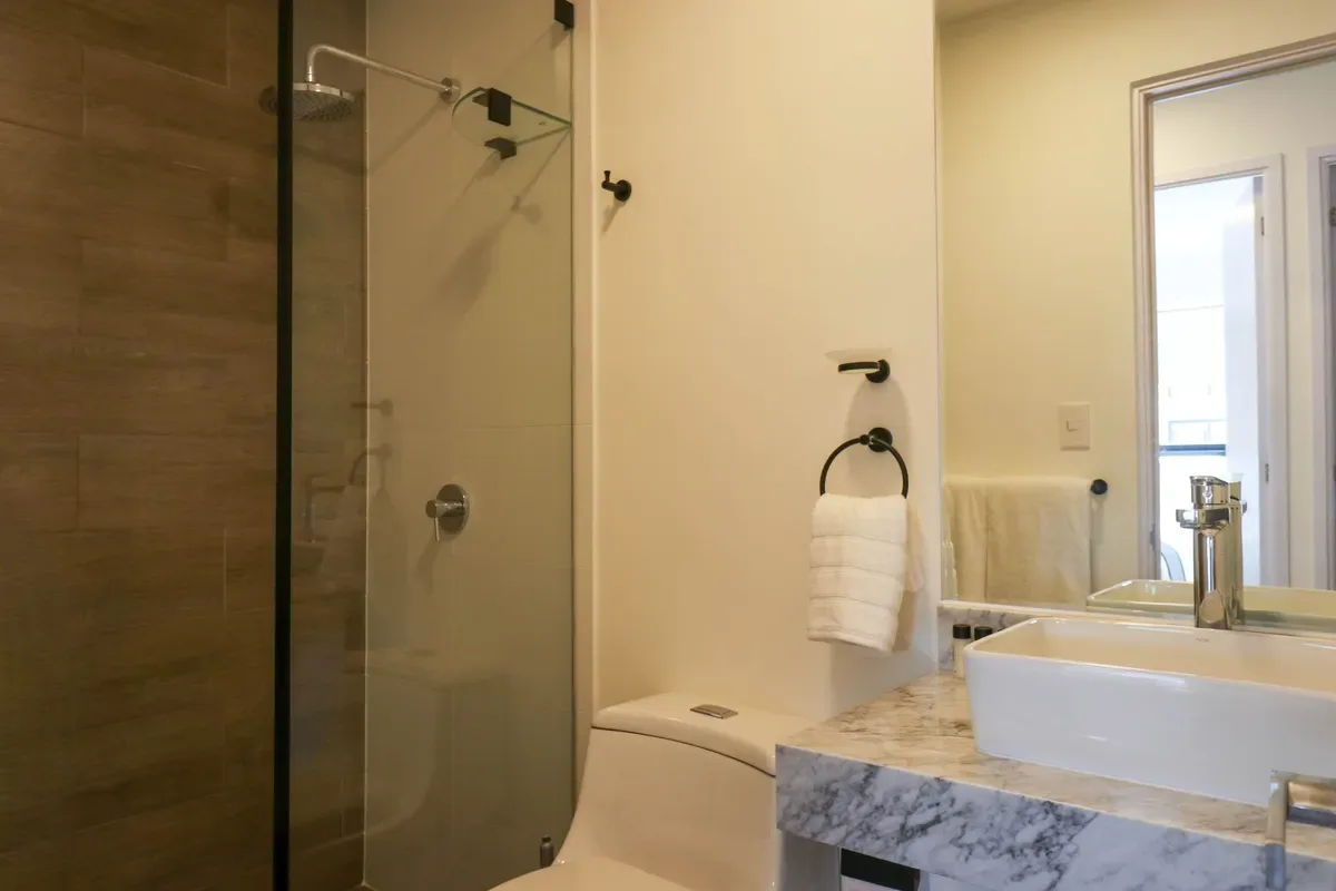 Stunning 3BR w/ Balcony in Upscale Miraflores