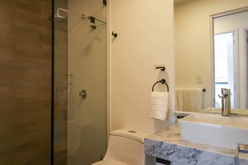 Stunning 3BR w/ Balcony in Upscale Miraflores