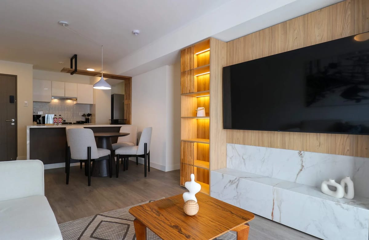 Stunning 3BR w/ Balcony in Upscale Miraflores