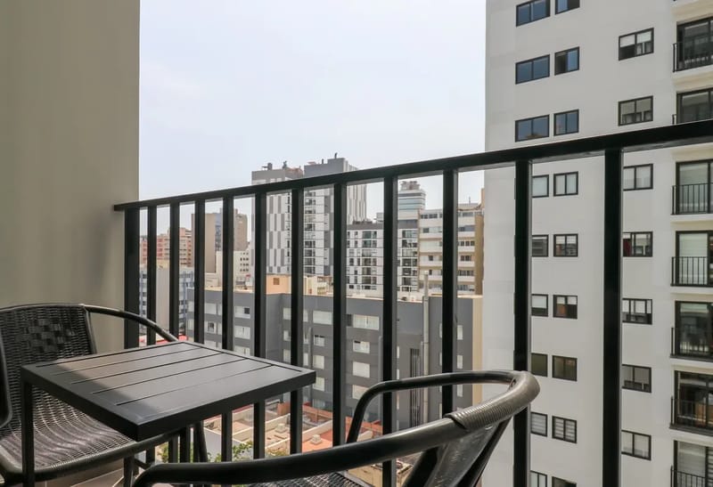 Stunning 3BR w/ Balcony in Upscale Miraflores