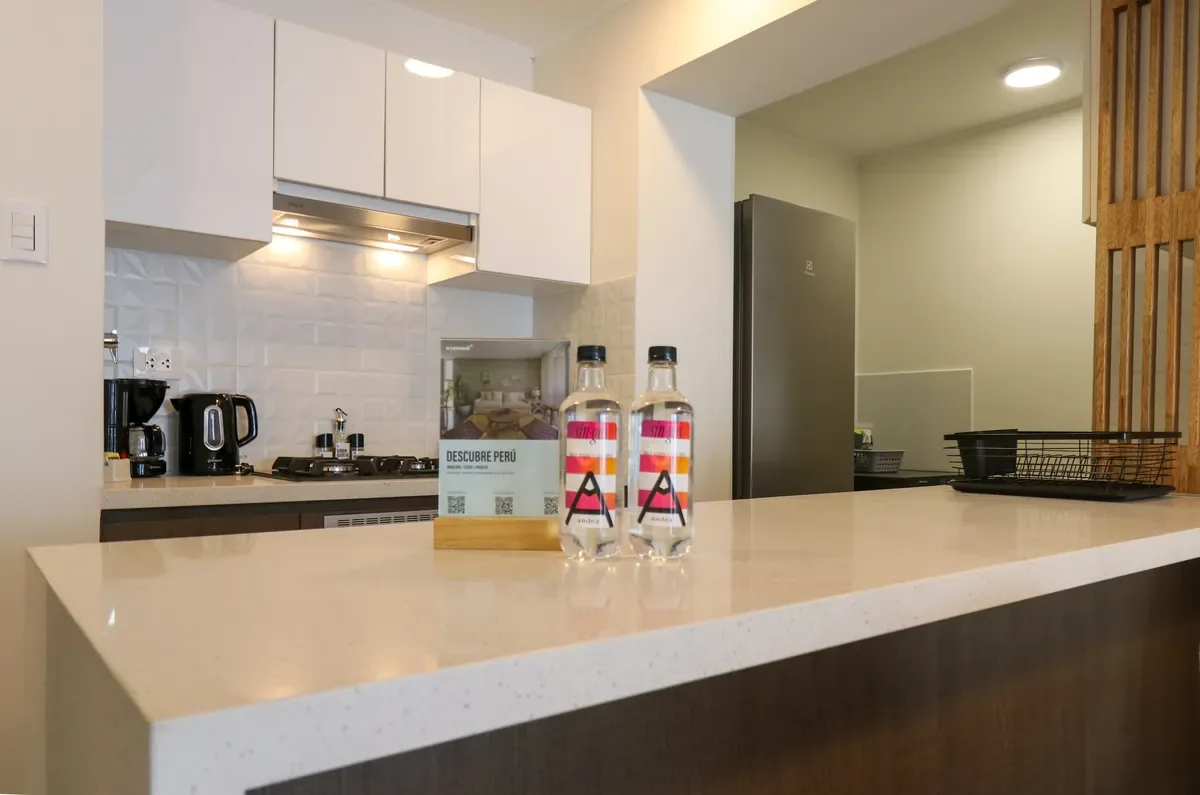 Stunning 3BR w/ Balcony in Upscale Miraflores