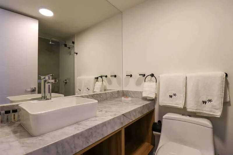 Stunning 3BR w/ Balcony in Upscale Miraflores