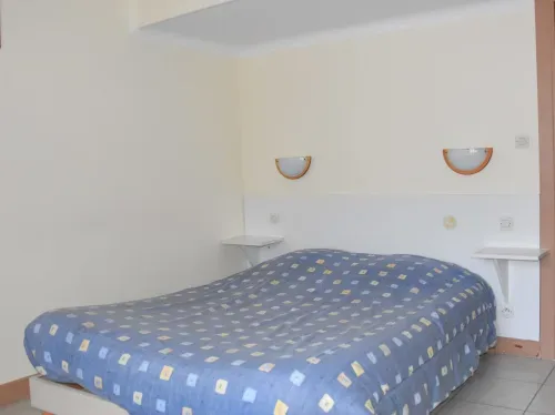 Cama