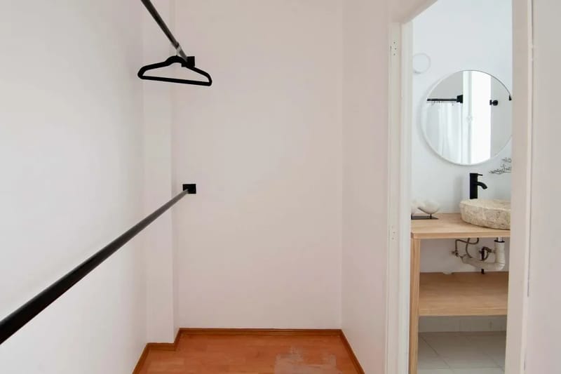 Alluring 6BR House with a Lovely Terrace
