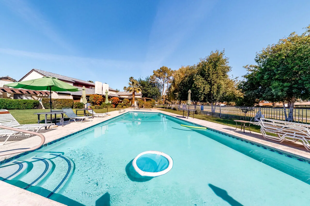 Poolside Getaway - 4610