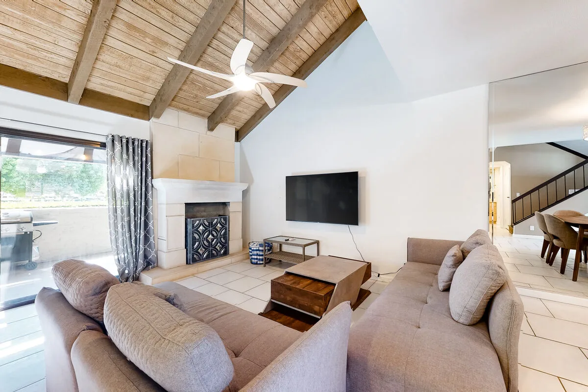 Poolside Getaway - 4610