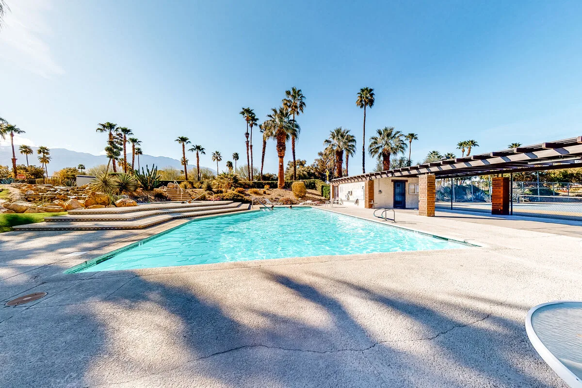 Poolside Getaway - 4610