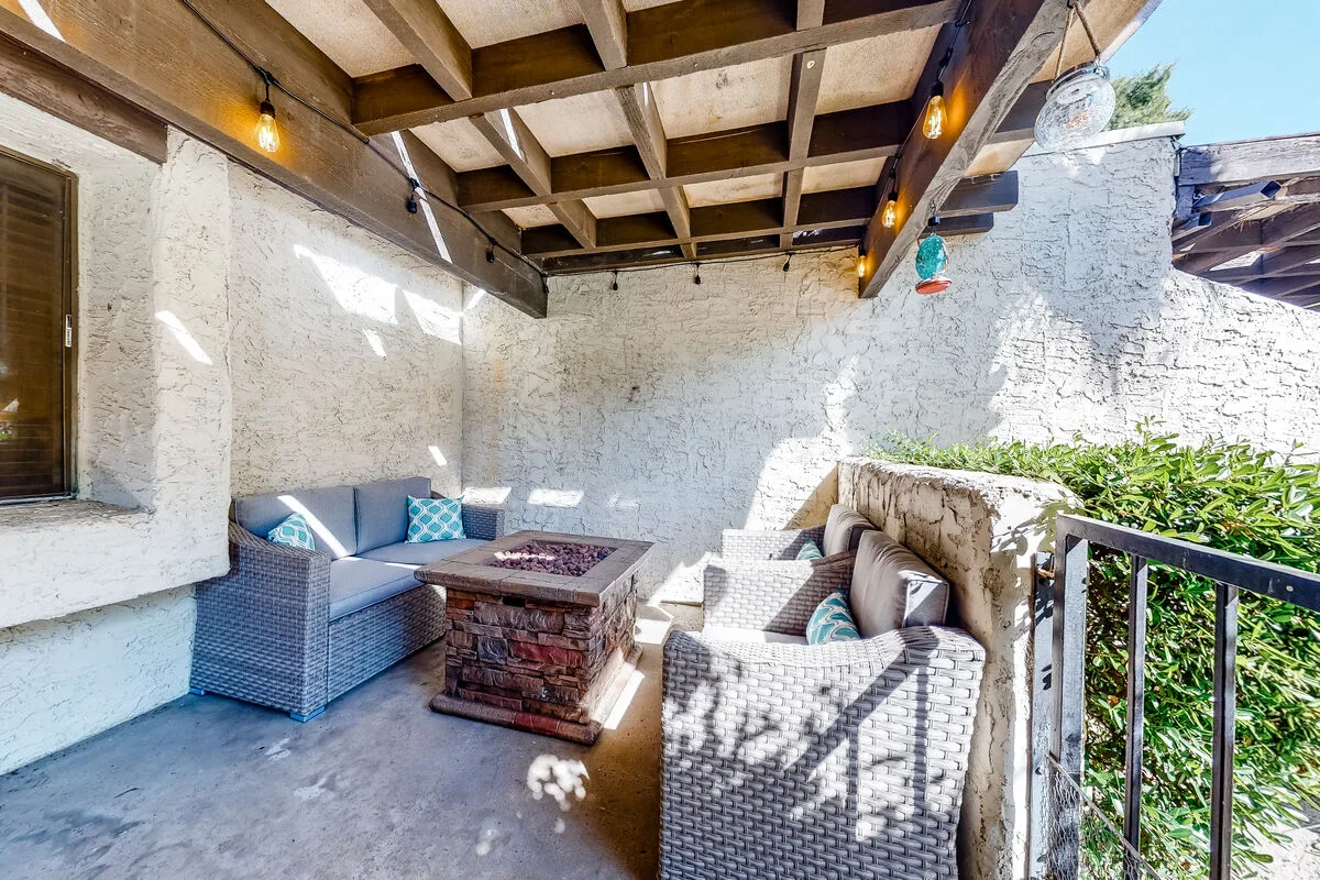 Poolside Getaway - 4610